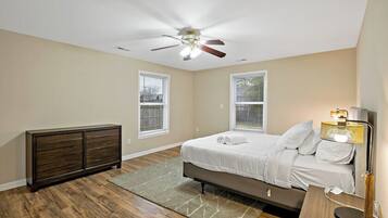 5 bedrooms, internet, bed sheets