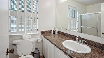 Chuveiro, secador de cabelo