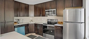 Cozy Reston Main Retreat