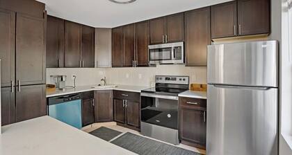 Cozy Reston Main Retreat