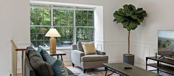 Cozy Reston Main Retreat