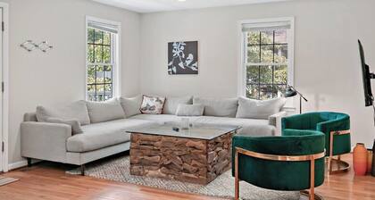 Pure Luxury | 5 bedroom | Designer | Large |Bright