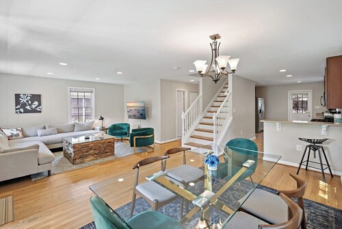 Pure Luxury | 4 bedroom | Designer | Large