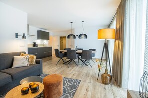 Apartment | Dining