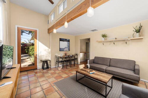 Spanish-Style 2-bedroom house near Downtown Palm Springs