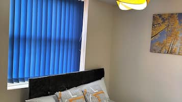 2 bedrooms, iron/ironing board, WiFi, bed sheets