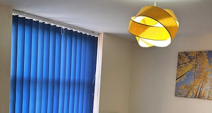 In the heart of Wolves! Airrose two bed apartment
