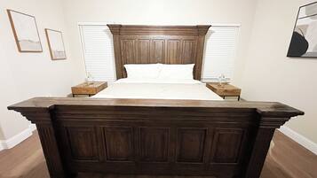 4 bedrooms, iron/ironing board, free WiFi, bed sheets