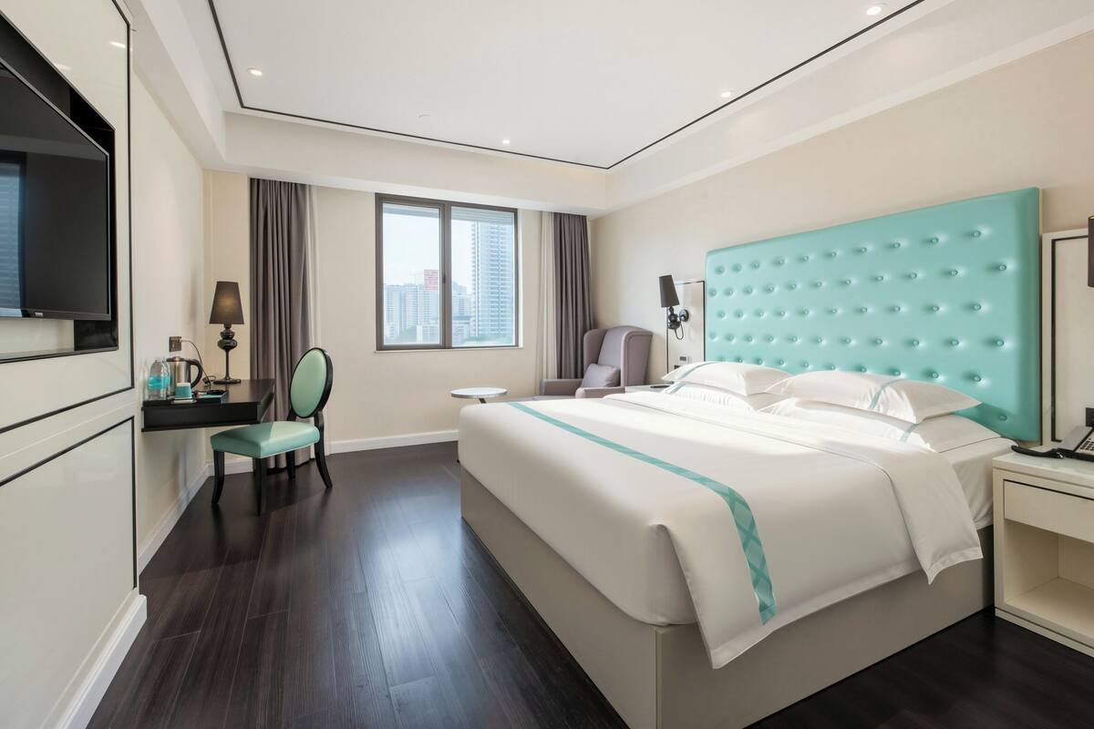 Luxury Double Room, City View | Pemandangan dari bilik