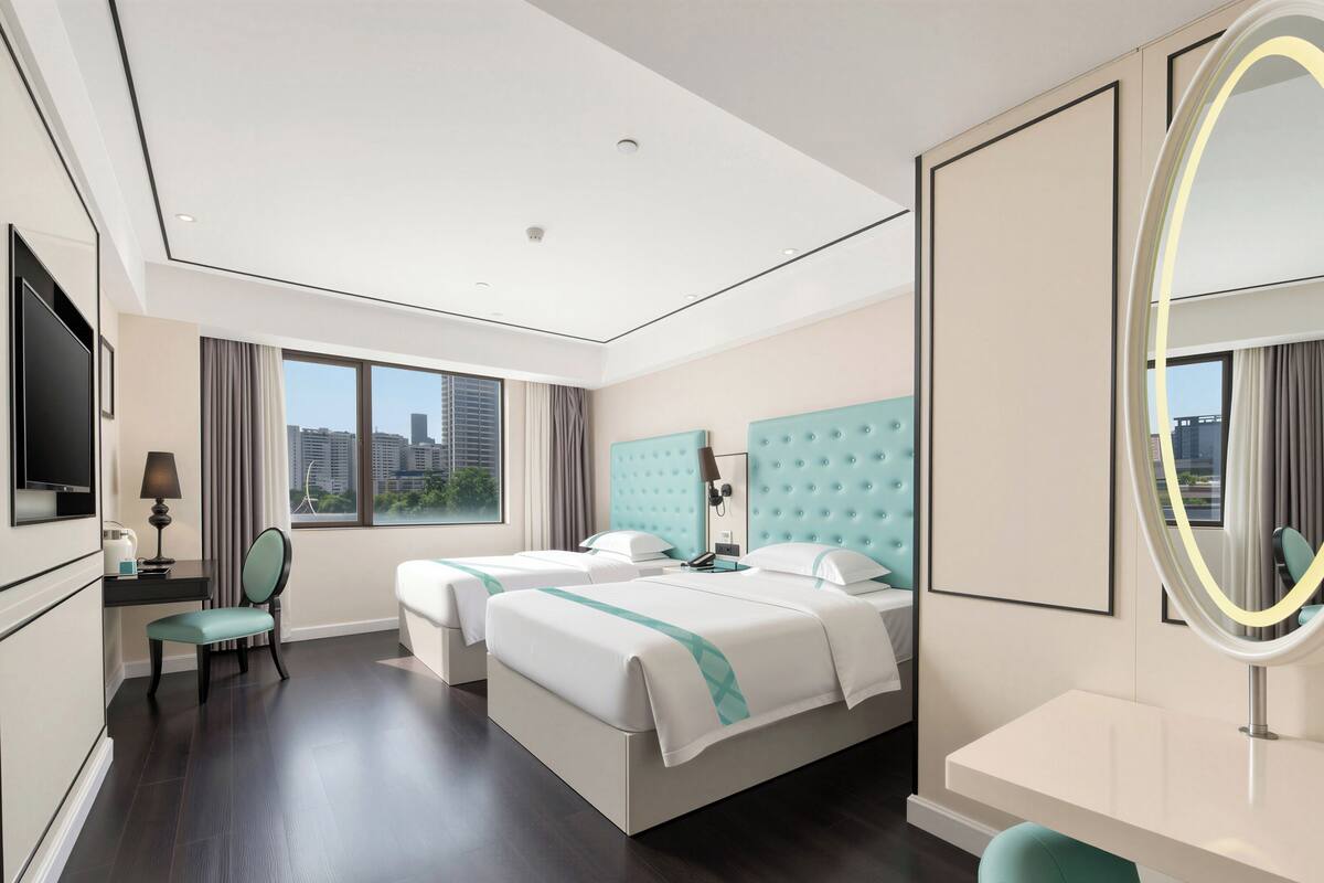 Luxury Twin Room, City View | Pemandangan dari bilik