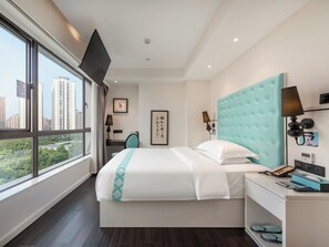 Standard Double Room, City View | Peralatan tempat tidur hipoalergenik, gebar bulu kapas 