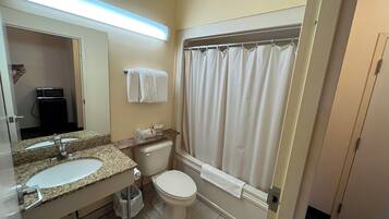 Standard Room, 1 Queen Bed, Non Smoking | Free WiFi, bed sheets