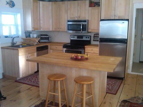 Charming 3-bedroom house in Ludlow with WiFi access