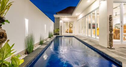 Luxe 2BR Pool Villa Canggu Luna