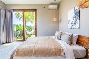 3 chambres, bureau, fer et planche à repasser, lit parapluie