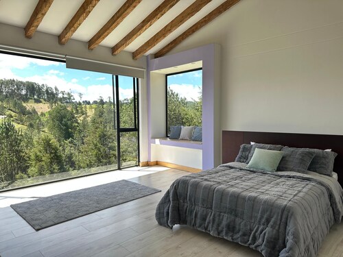 Country House, Gastronomic Zone, 15 minutes from El Retiro.