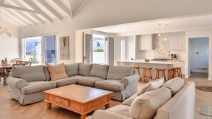 Unclassified image, 3 of 31, button - Haven at Drake's Cove | Secure family home | pool (Hermanus)