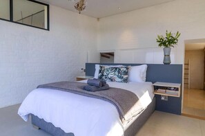 4 habitaciones, escritorio, tabla de planchar con plancha y wifi gratis 