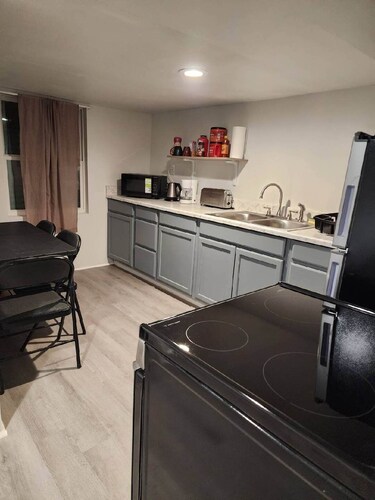 Newly Remodeled  Basement Studio! 