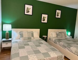 2 dormitorios, tabla de planchar con plancha, wifi y ropa de cama