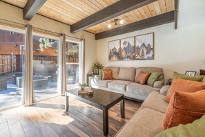 Télévision, cheminée