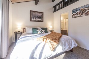 3 chambres, fer et planche à repasser, Wi-Fi, draps fournis