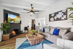 スマートテレビ、暖炉