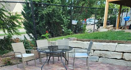 Spacious Fully Renovated Apt, near State Capitol Bldg, Downtown Topeka, I-70