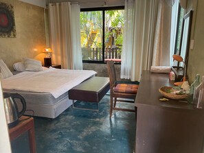 Décoration personnalisée, ameublement personnalisé, bureau