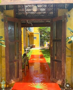 Property entrance - Golden Mango House (Sam Roi Yot)