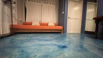 Decoración personalizada, muebles diferentes y escritorio