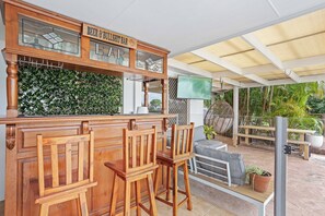Poolside bar