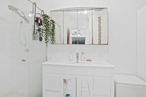 Bathroom - Waterfront Canal Escape in Burleigh (Burleigh Waters)