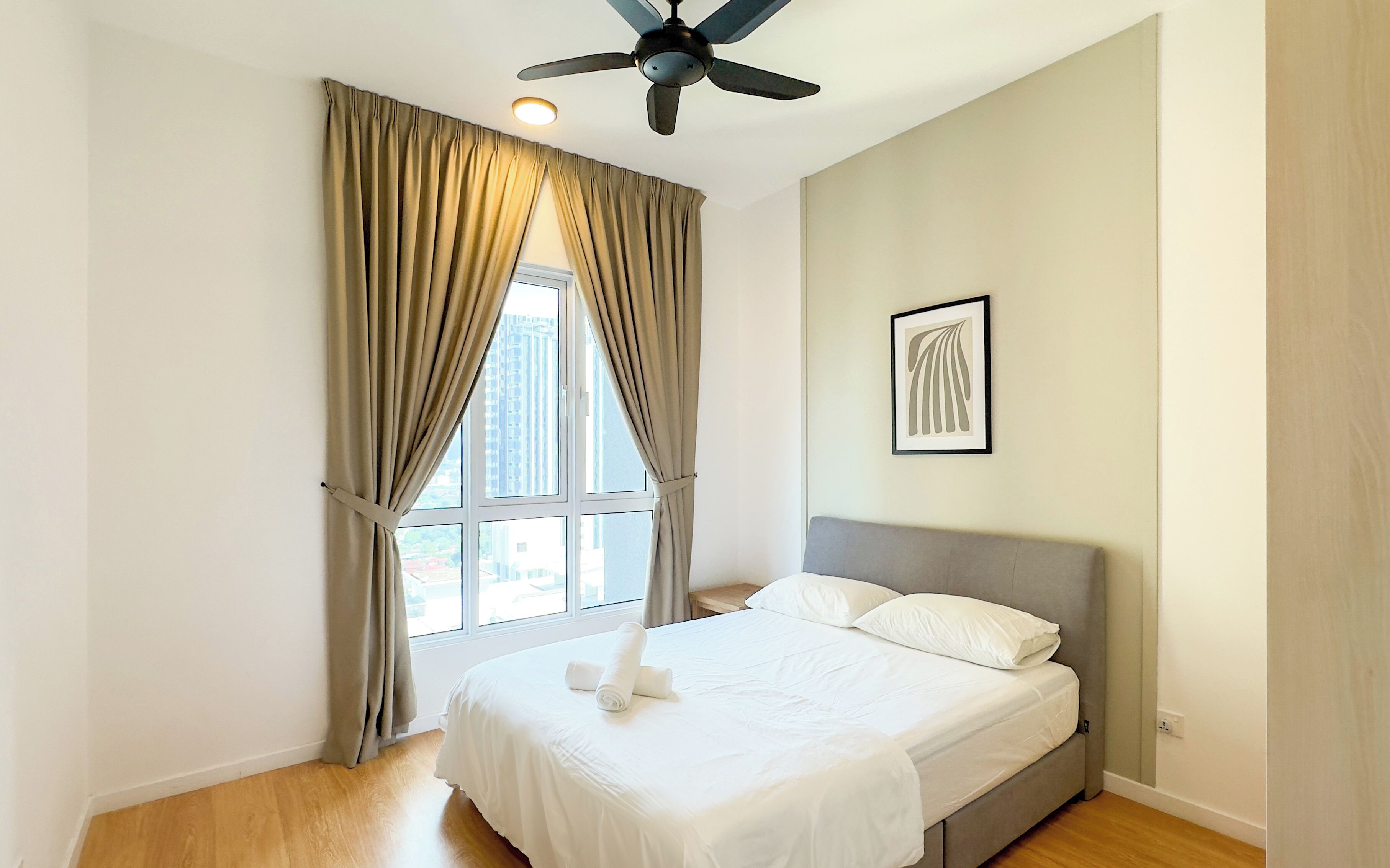 3 Schlafzimmer, Verdunkelungsvorhänge, Bügeleisen/Bügelbrett