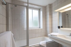 Apartment | Bathroom - Apartment in Salzburg Near Bucheben Ski-lift (Bad Gastein)