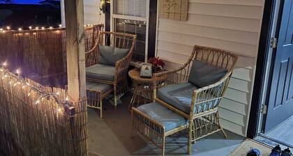 Charming 2-bedroom house with AC, WiFi in Greenville