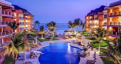 Beachfront Condo in Peaceful Puerto Escondido at Vivo Resort
