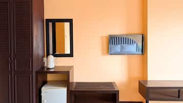 Standard Room | 1 bedroom, desk, laptop workspace, blackout drapes