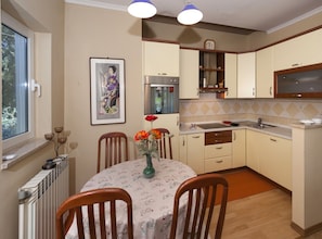 Apartment | Private kitchen | Electric kettle, toaster, cookware/dishes/utensils - Apartment in Nature (Porec)