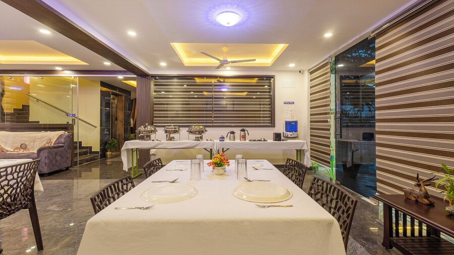 Treebo Sri vi ka Residency