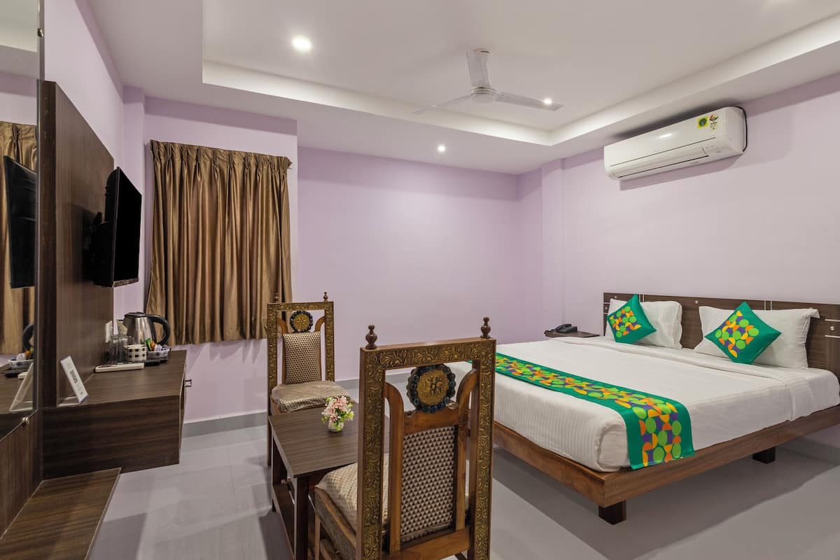 Standard Room | Individually furnished, desk, blackout drapes, iron/ironing board