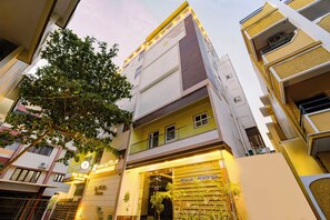 Exterior - Treebo Sri vi ka Residency (Puducherry)