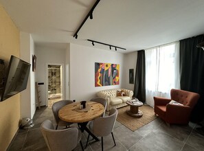 Apartment | Dining
