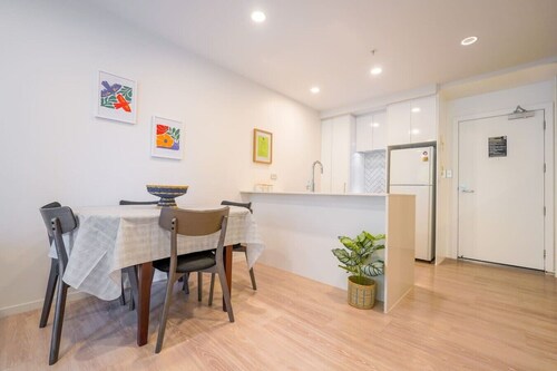 Stunning and Serene Two-bedroom Apartment