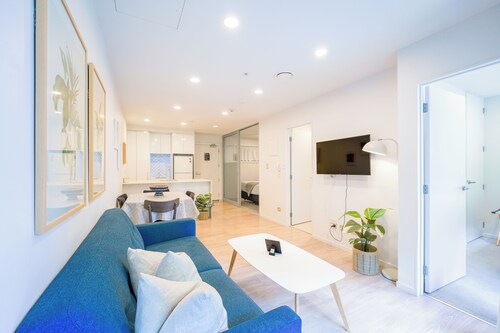 Stunning and Serene Two-bedroom Apartment