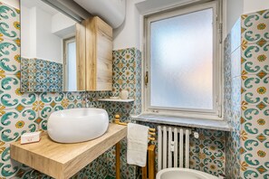 Combined shower/bathtub, hair dryer, bidet, towels - Appartamento Gran Roc few Steps From Ski (Sestriere)