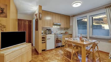 Family Apartment, 1 Bedroom (Appartamento Gran Roc few steps from) | Private kitchen | Fridge, microwave, oven, stovetop