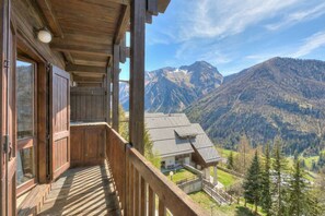 Honeymoon Apartment, Multiple Bedrooms (Grange Romantic Retreat Mountain View) | Property grounds - Grange Romantic Retreat Mountain View (Sauze di Cesana)
