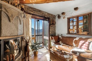 Honeymoon Apartment, Multiple Bedrooms (Grange Romantic Retreat Mountain View) | Living area | Flat-screen TV - Grange Romantic Retreat Mountain View (Sauze di Cesana)