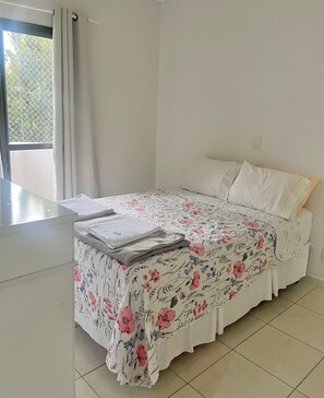 2 bedrooms, iron/ironing board, WiFi, bed sheets - Pearl of Aquarius IV (São José dos Campos)